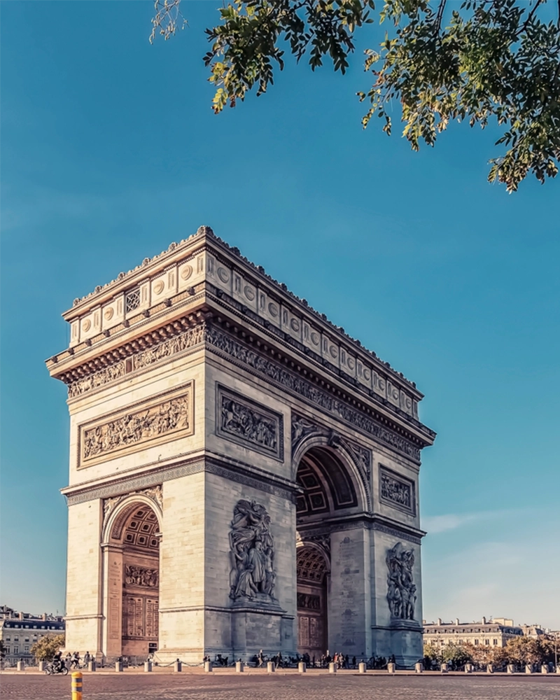 Arc De Triomphe in Paris in the daytime